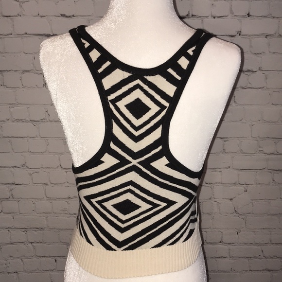Black and Cream Sweater Vest Crop Top Size Medium - Picture 3 of 5